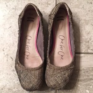 Size 9 Women’s Toms, ballet flats, brown